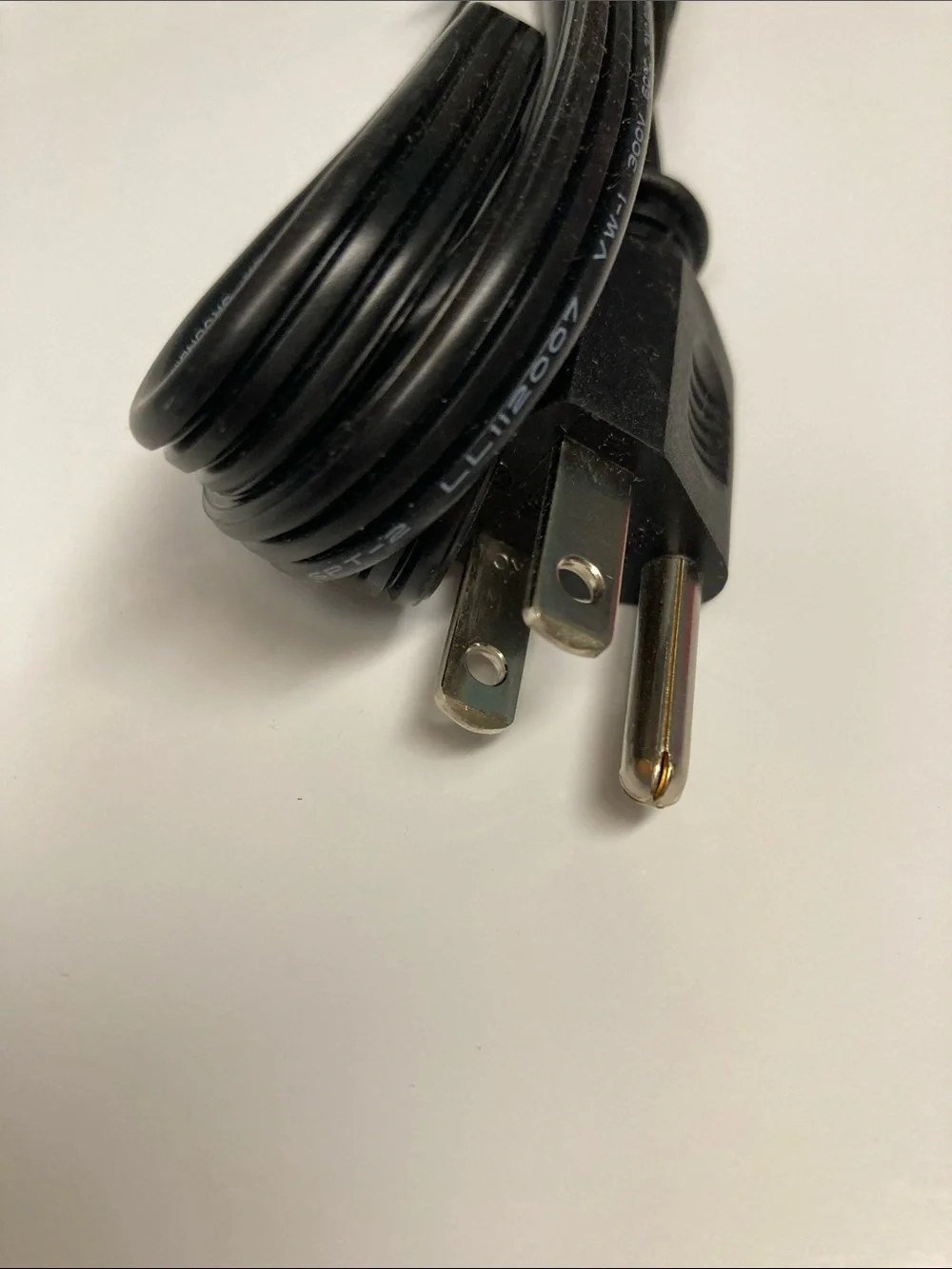 Dell Laptop 65W AC Power Adapter with 6 ft Detachable AC Cord